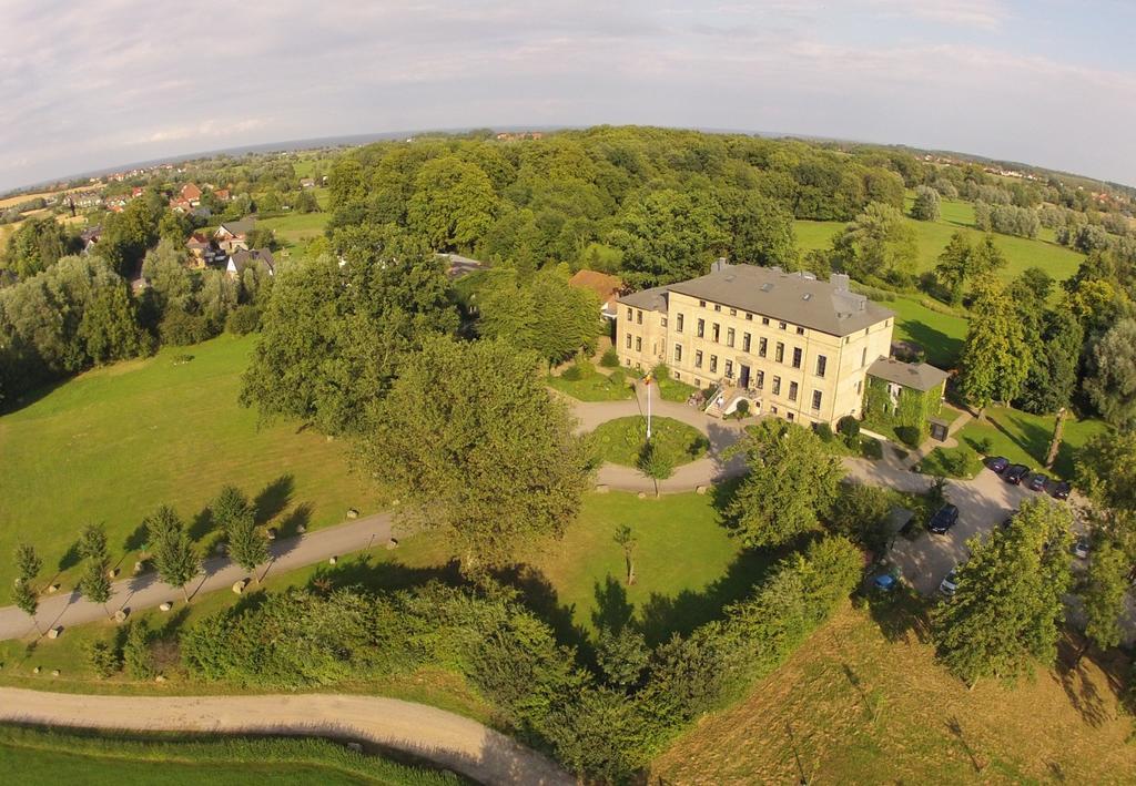 Gutshaus Redewisch Hotel & Restaurant Boltenhagen  Exterior foto